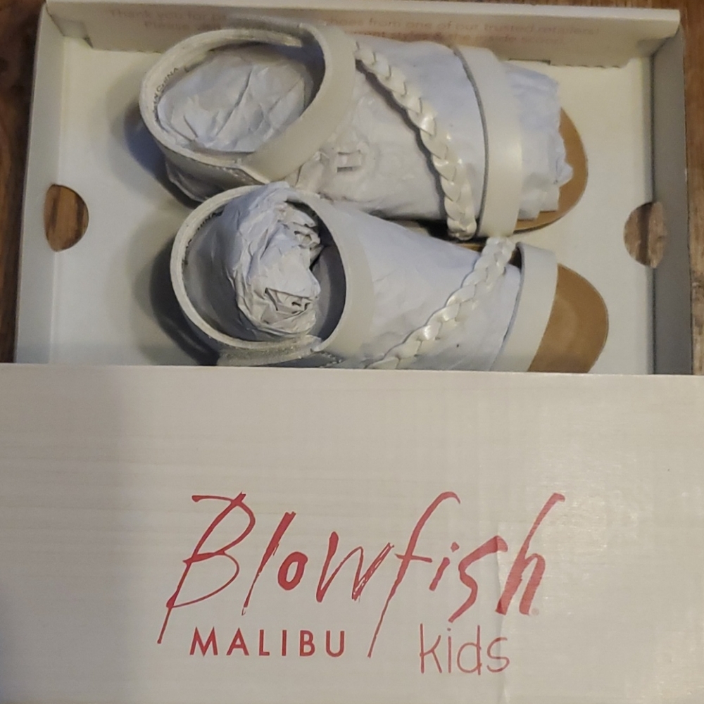 Sandals - Picture 3 of 4